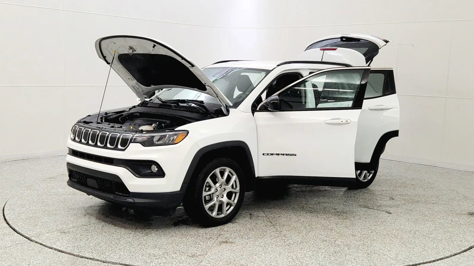 Used 2022 Jeep Compass Latitude image 10