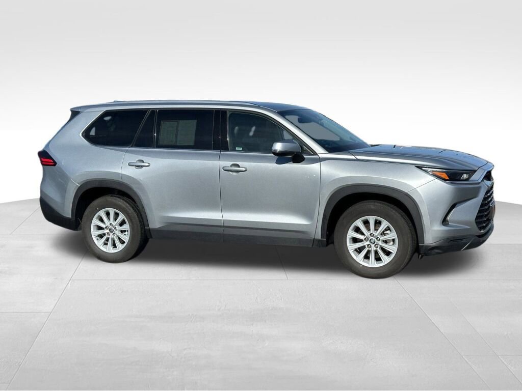 Certified 2025 Toyota Grand Highlander AWD image 2