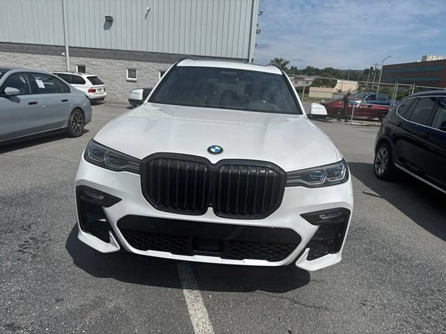 Used 2022 BMW X7 M50i AWD/4WD image 4