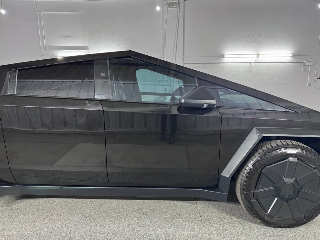 Used 2024 Tesla Cybertruck Cyberbeast AWD/4WD image 4