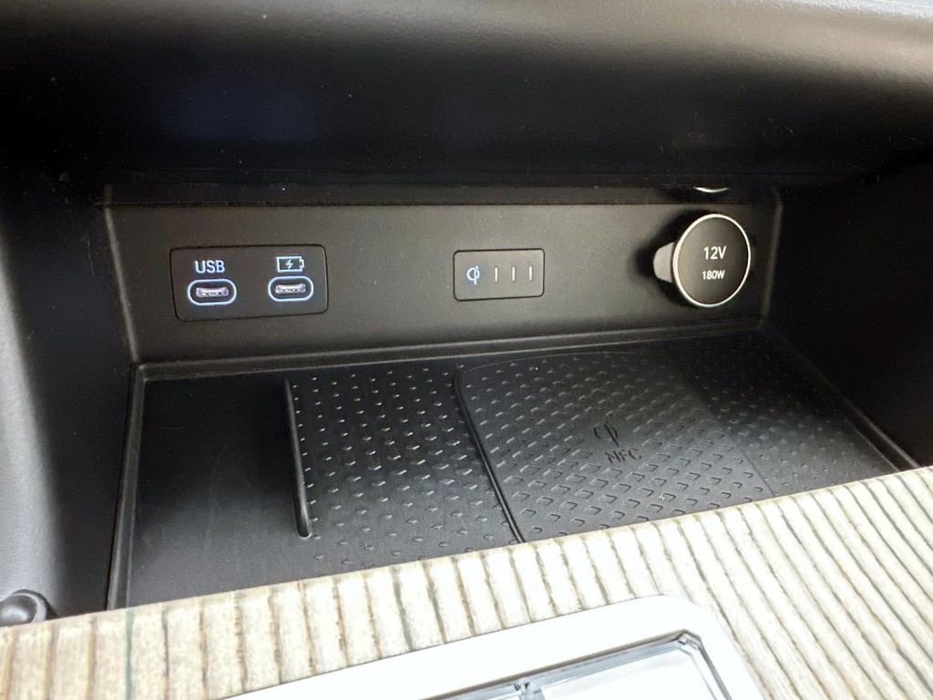 Used 2025 Genesis GV80 3.5T Prestige image 21