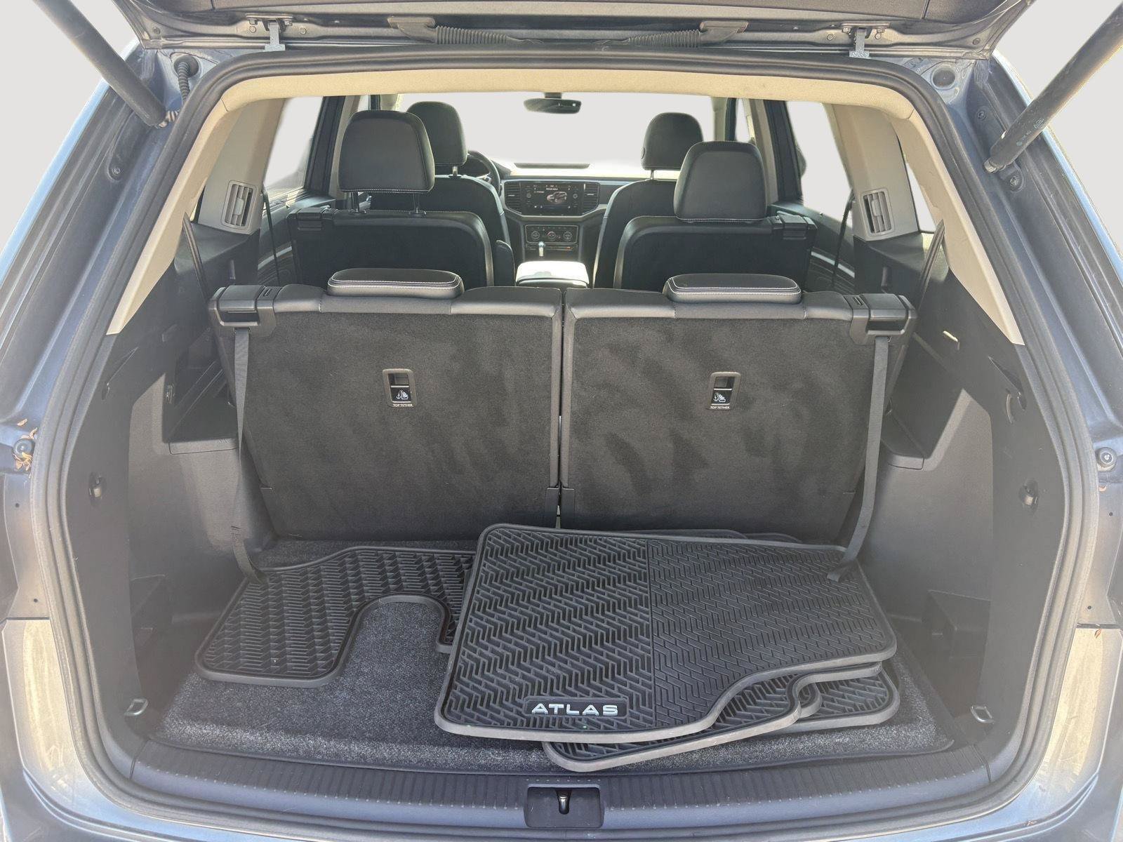 Certified 2022 Volkswagen Atlas SEL R-Line AWD/4WD image 6