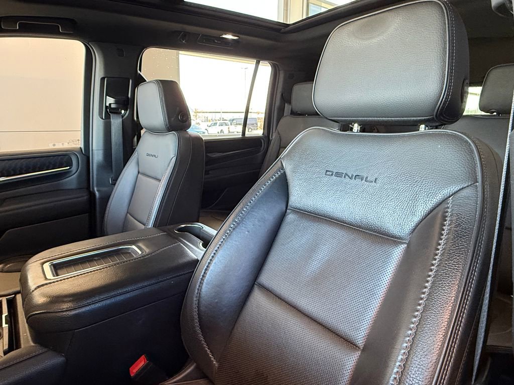 Used 2021 GMC Yukon XL Denali w/ Denali Premium Package image 20
