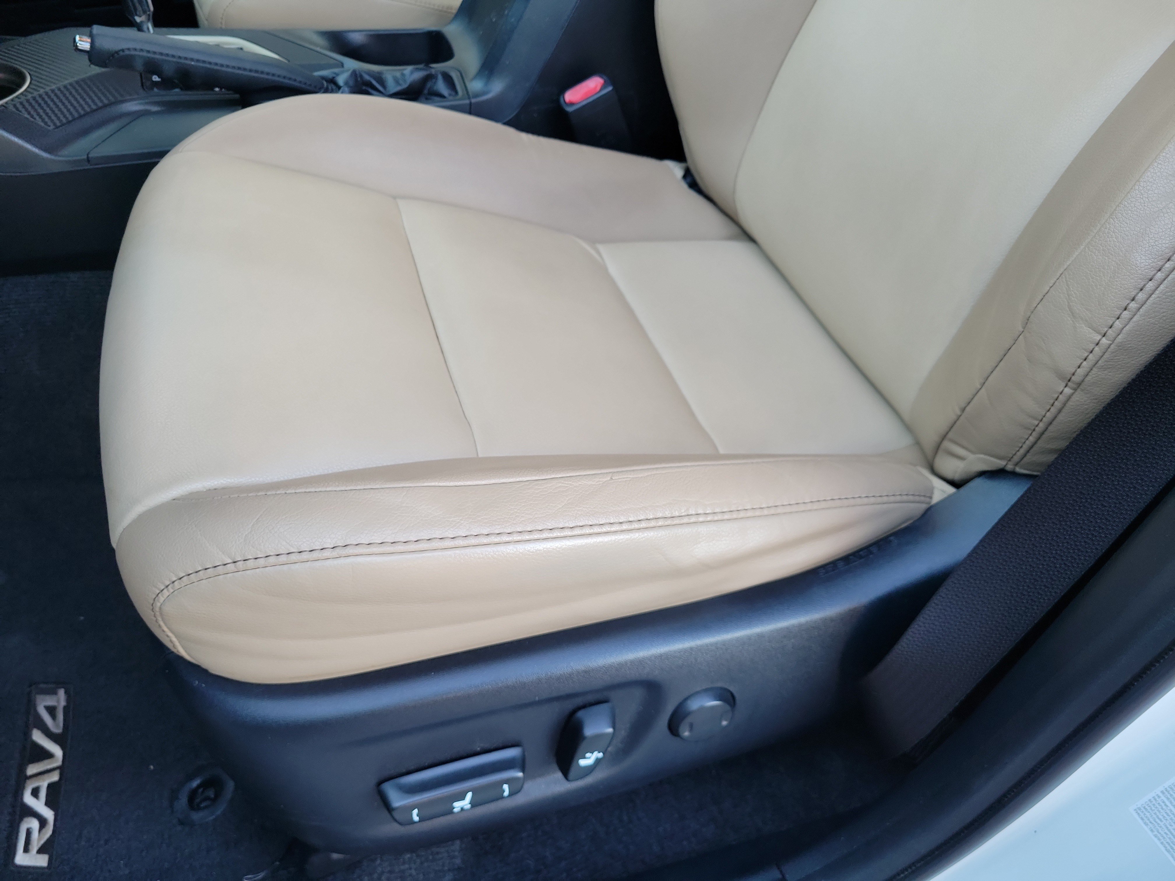 Used 2014 Toyota RAV4 Limited FWD image 10