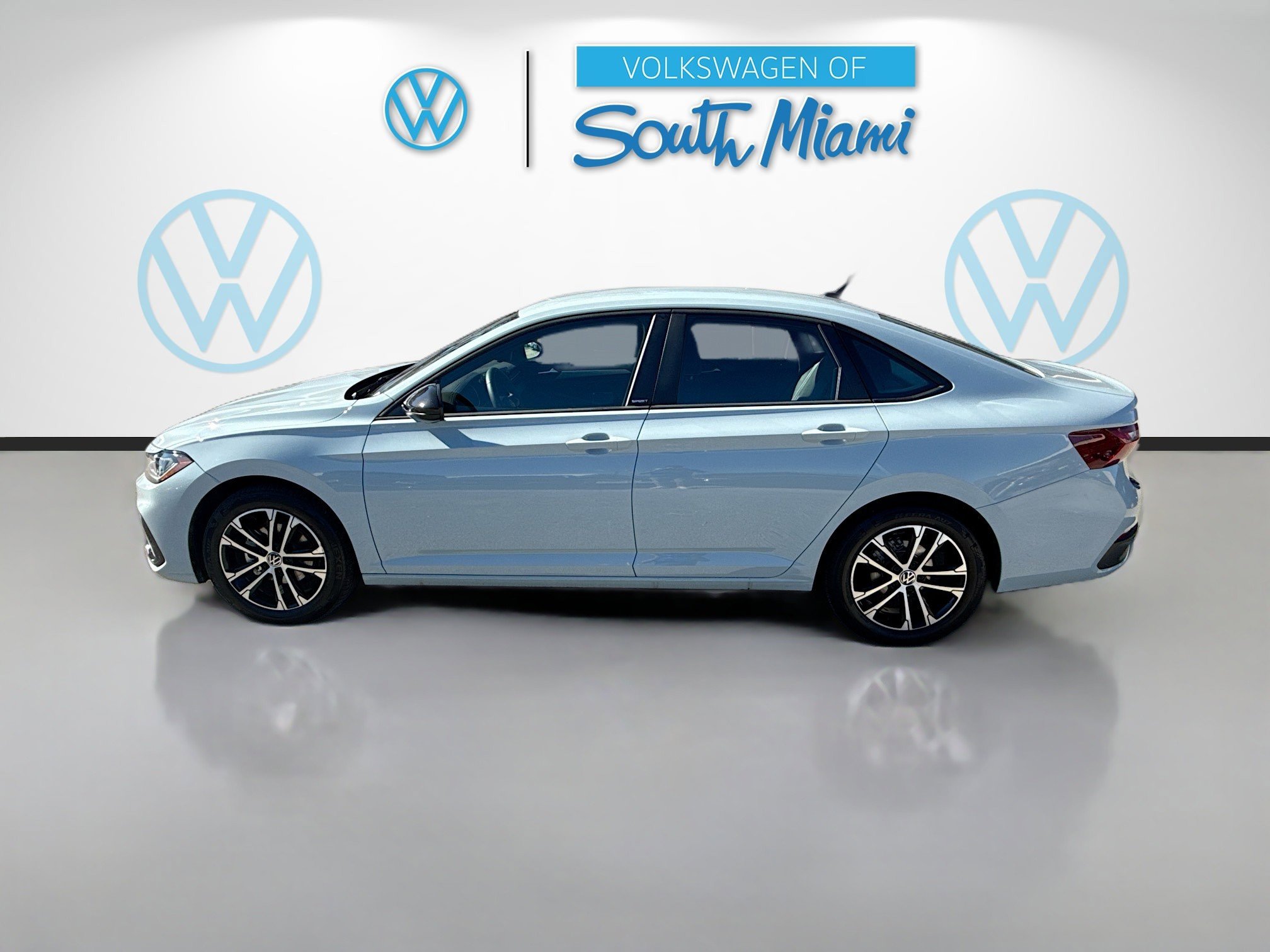 Certified 2025 Volkswagen Jetta Sport image 4