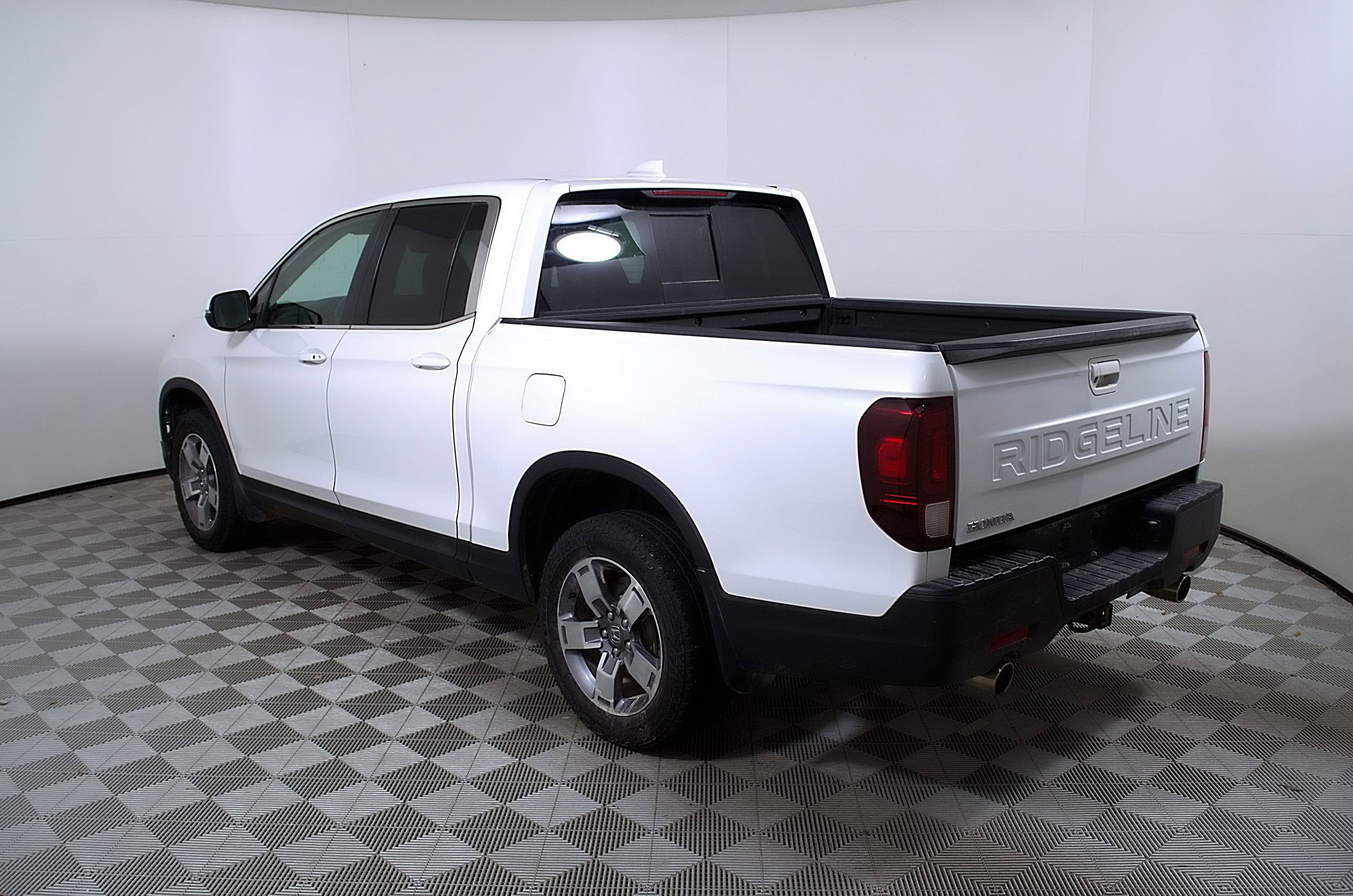 Used 2025 Honda Ridgeline RTL image 9