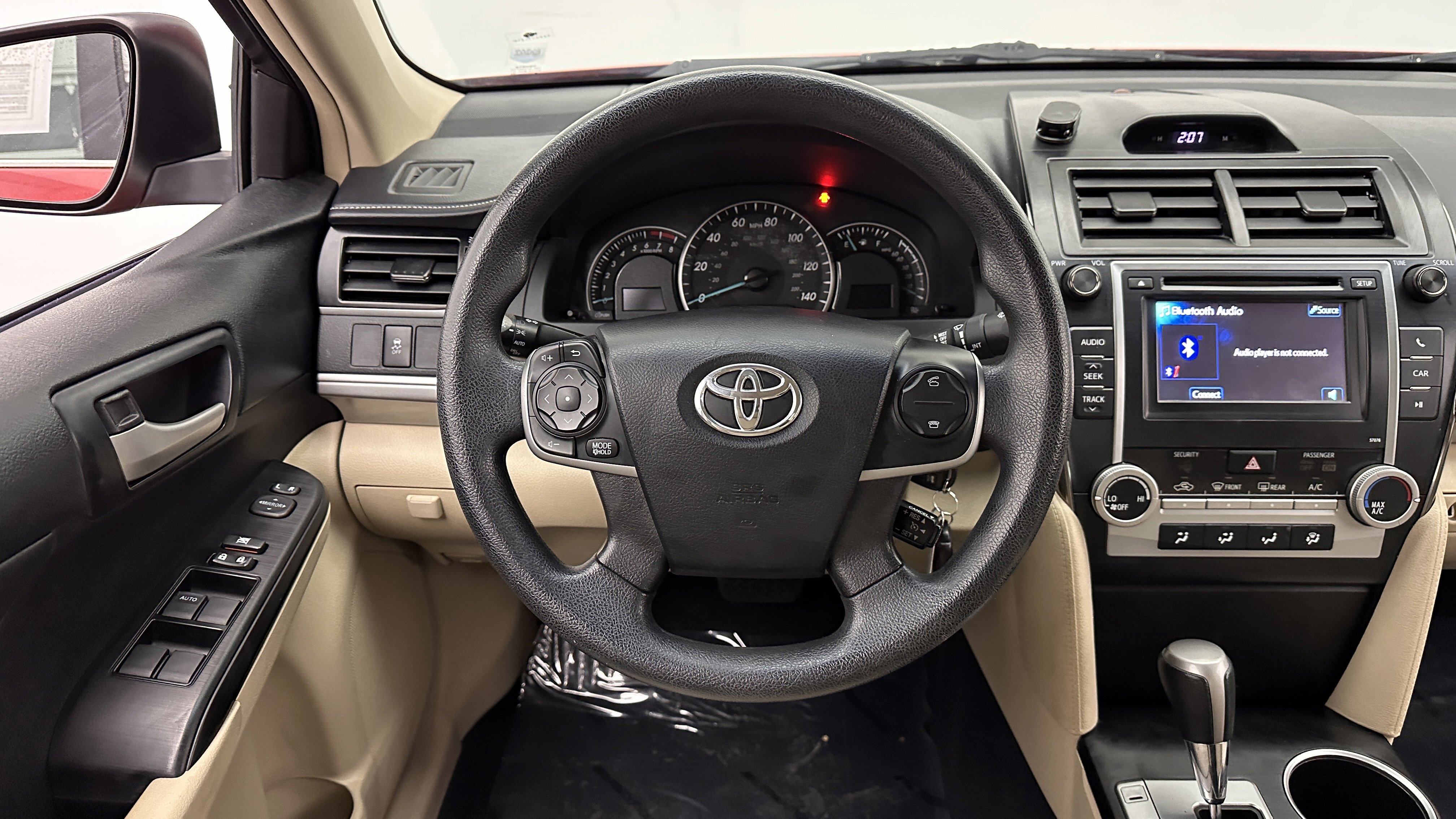 Used 2013 Toyota Camry LE image 23