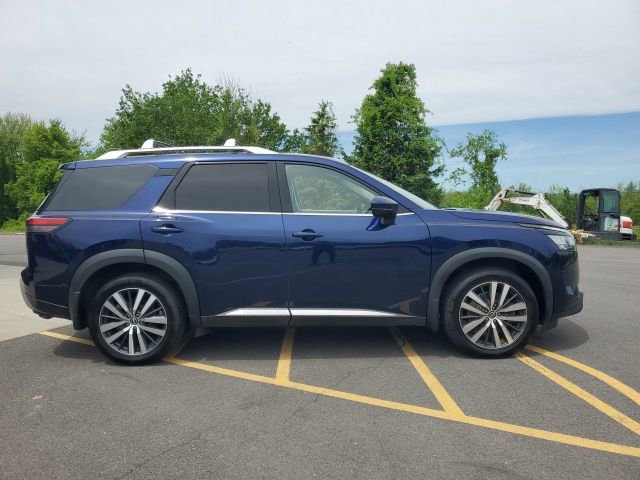 Used 2022 Nissan Pathfinder Platinum w/ Cargo Package AWD/4WD image 7
