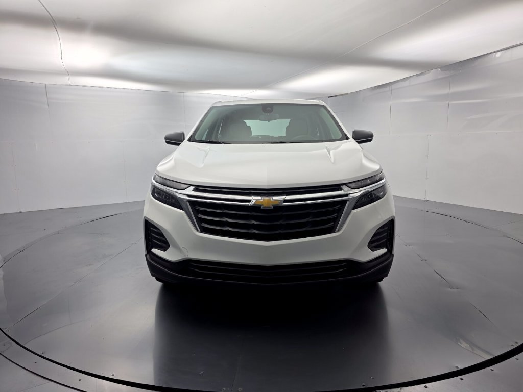 Used 2023 Chevrolet Equinox LS w/ Driver Confidence II Package FWD image 2