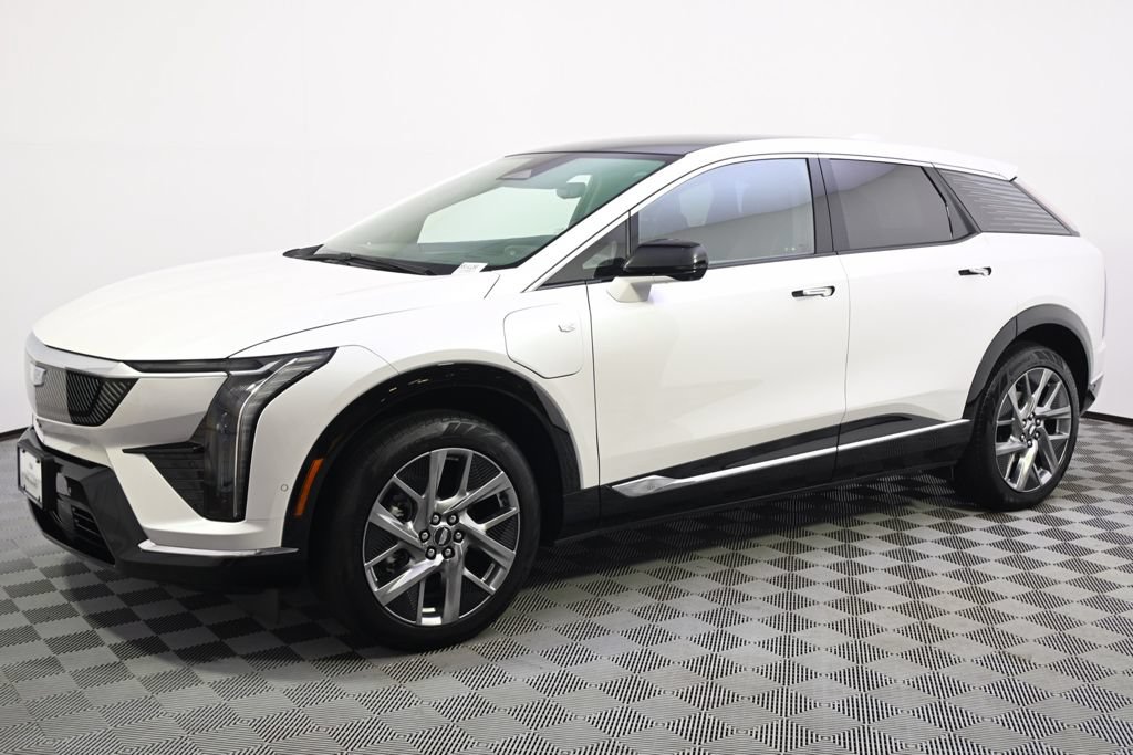 Certified 2025 Cadillac Optiq Luxury 2 w/ LPO, Floor Liner Package AWD/4WD image 2