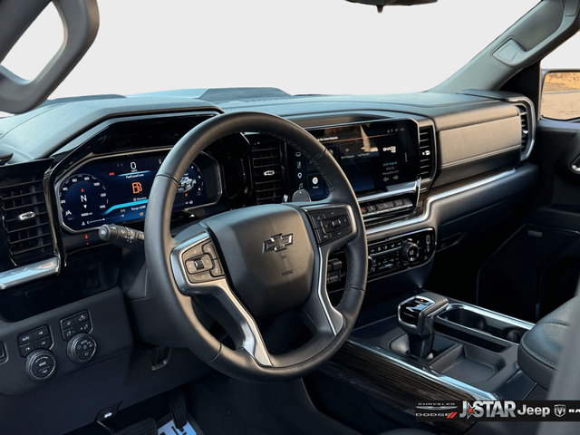 Used 2026 Chevrolet Silverado 1500 LT Trail Boss w/ LT Trail Boss Premium Package AWD/4WD image 28