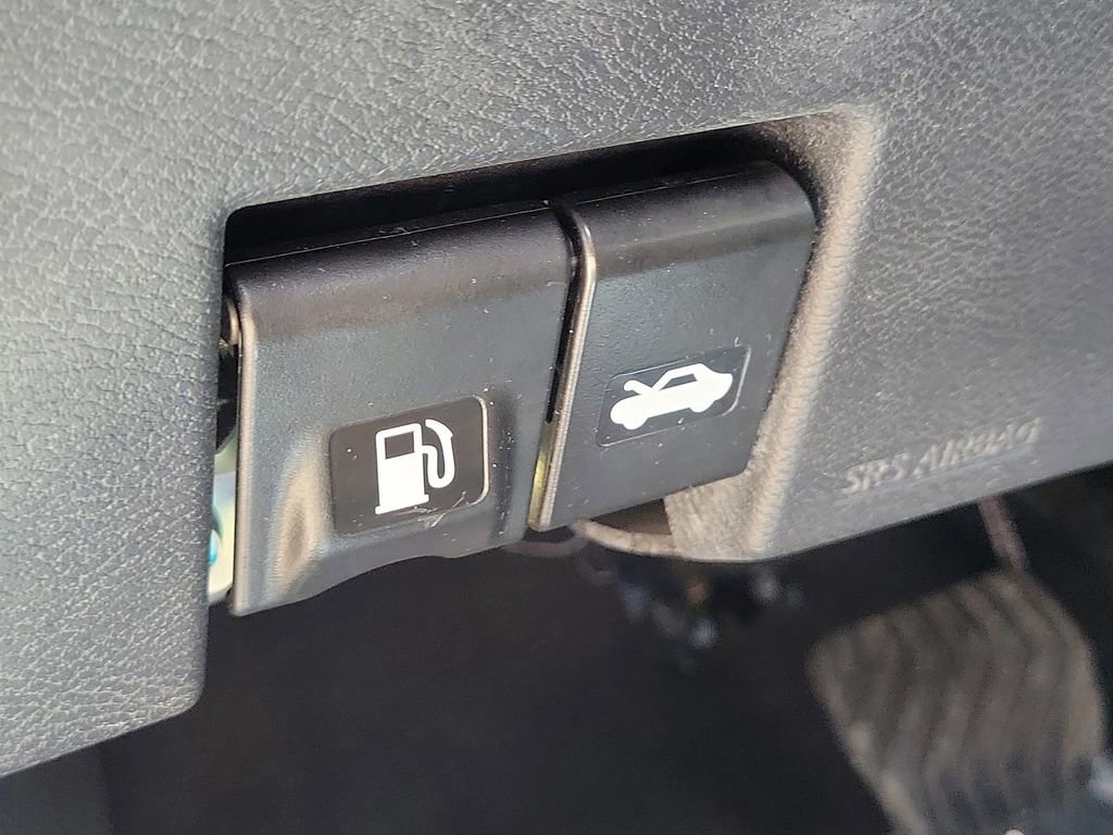 Certified 2022 Nissan Versa SV w/ Trunk Package FWD image 23