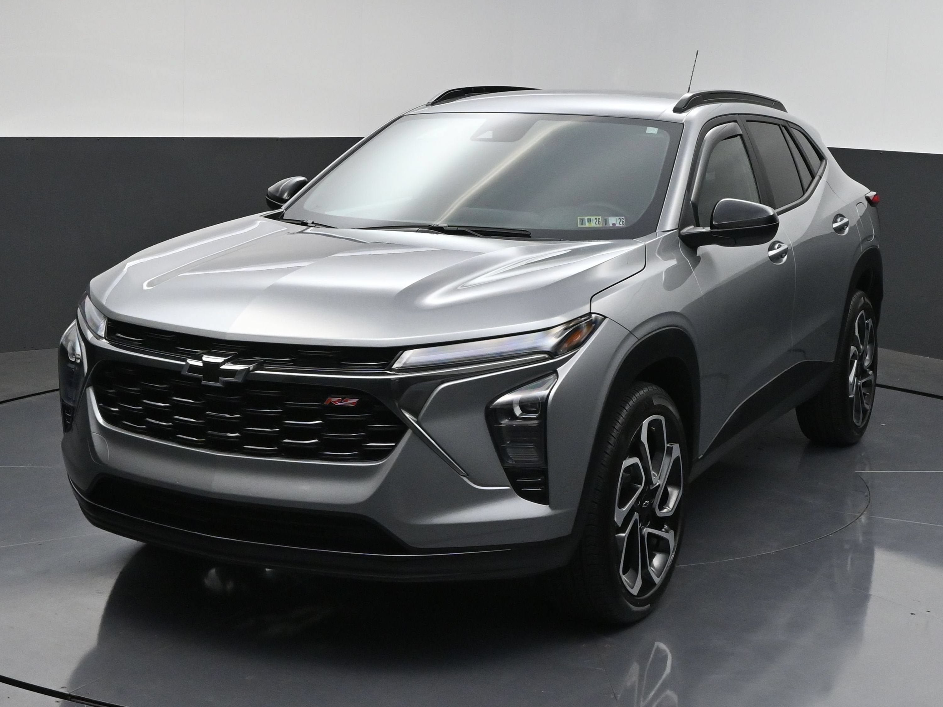 Used 2025 Chevrolet Trax RS w/ Driver Confidence Package FWD image 3