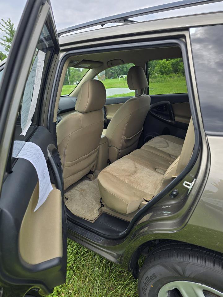 Used 2012 Toyota RAV4 4WD w/ Value Pkg image 6