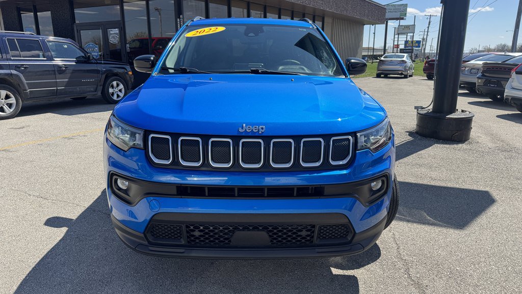 Used 2022 Jeep Compass Latitude AWD/4WD image 3