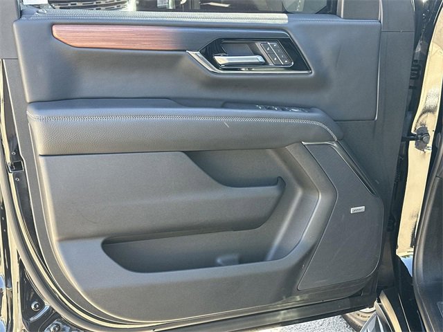 Used 2025 GMC Yukon XL Denali image 21