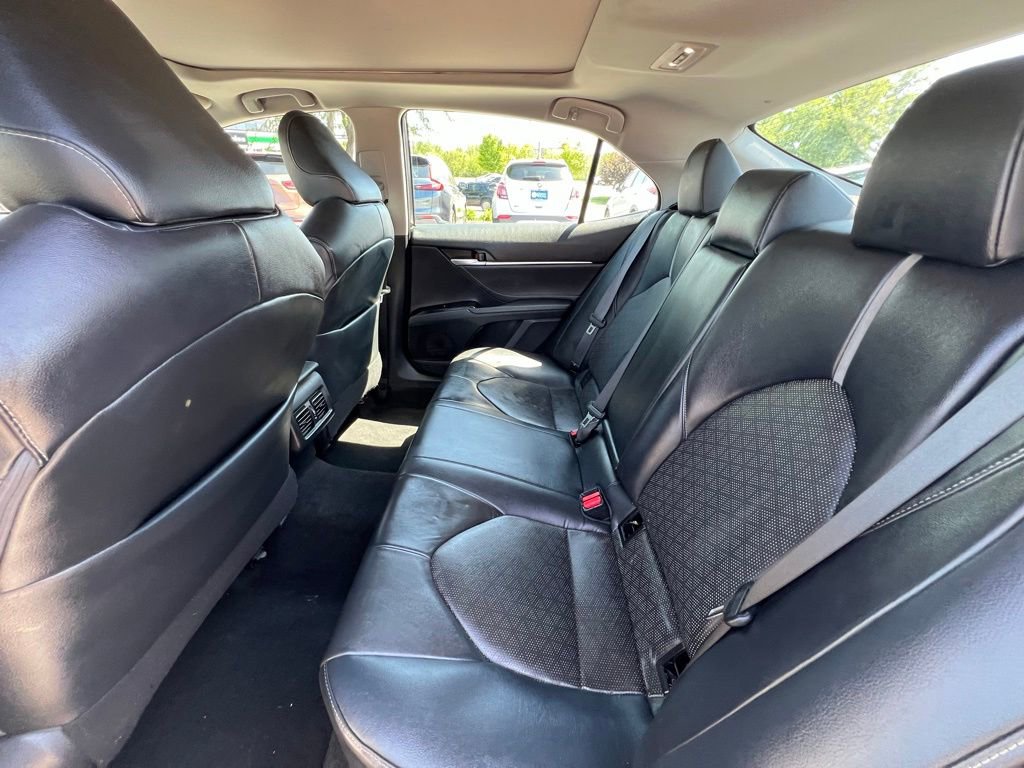 Used 2018 Toyota Camry XSE FWD image 19