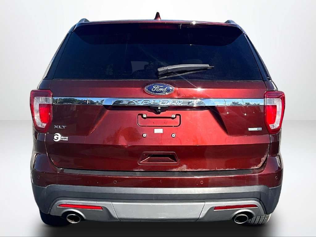 Used 2016 Ford Explorer XLT w/ Equipment Group 202A AWD/4WD image 5
