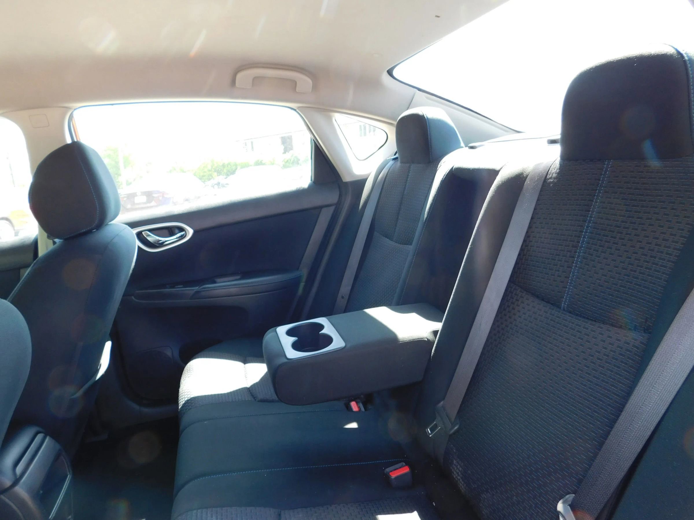Used 2019 Nissan Sentra SR FWD image 9
