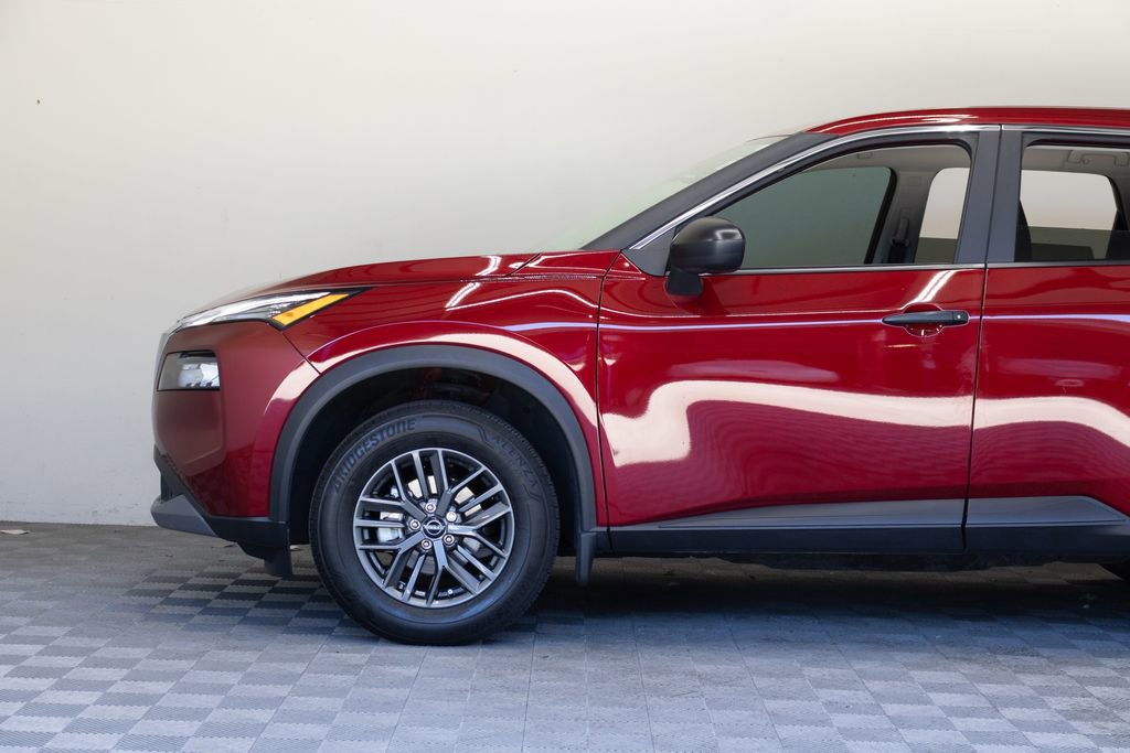 Used 2023 Nissan Rogue S image 8