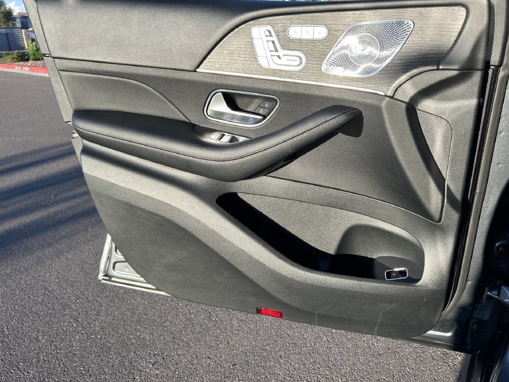 Used 2024 Mercedes-Benz GLS 450 4MATIC image 23