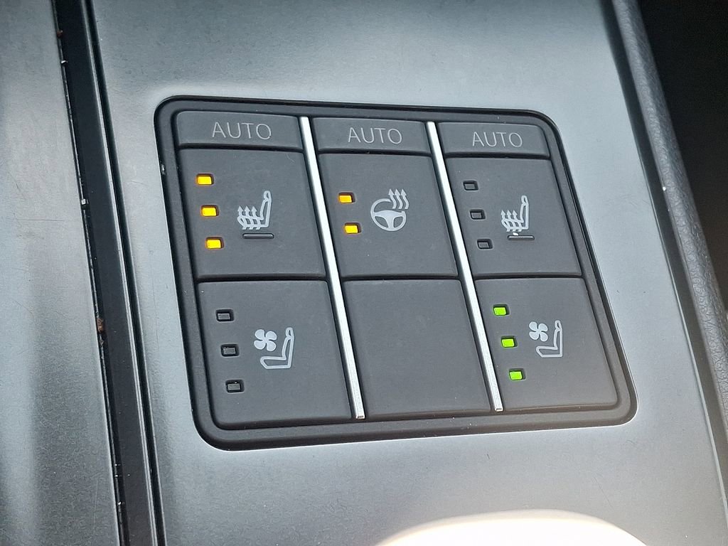 Used 2025 Lexus UX 300h AWD w/ Accessory Package (Z1) image 24