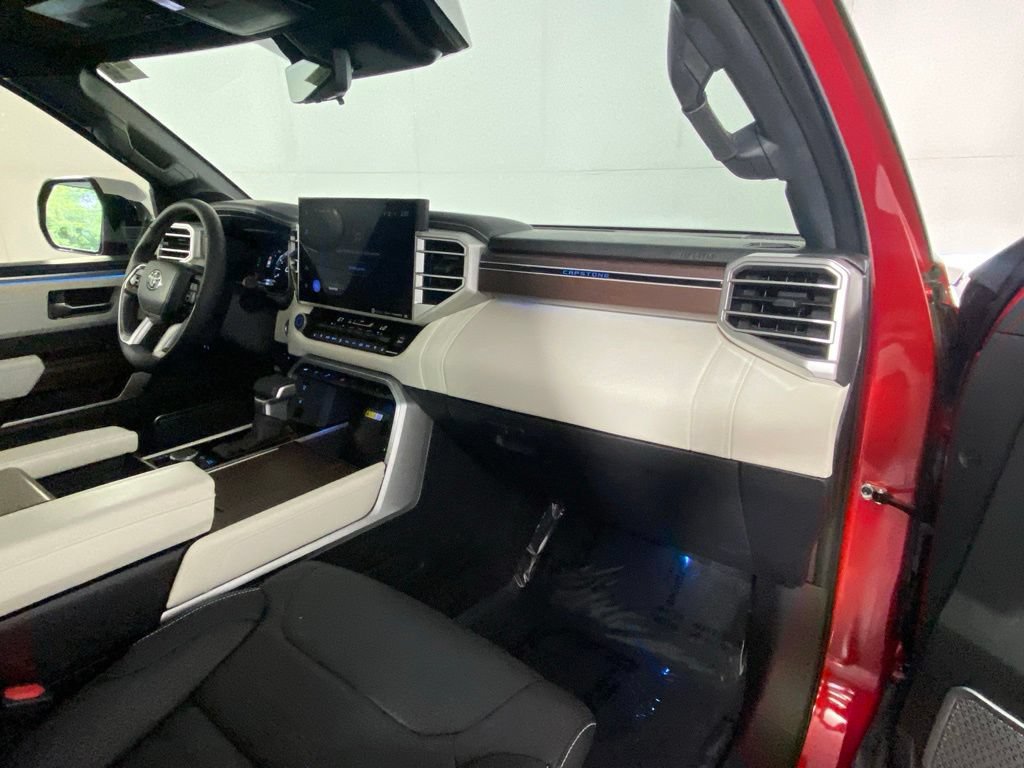 Used 2024 Toyota Sequoia Capstone AWD/4WD image 35