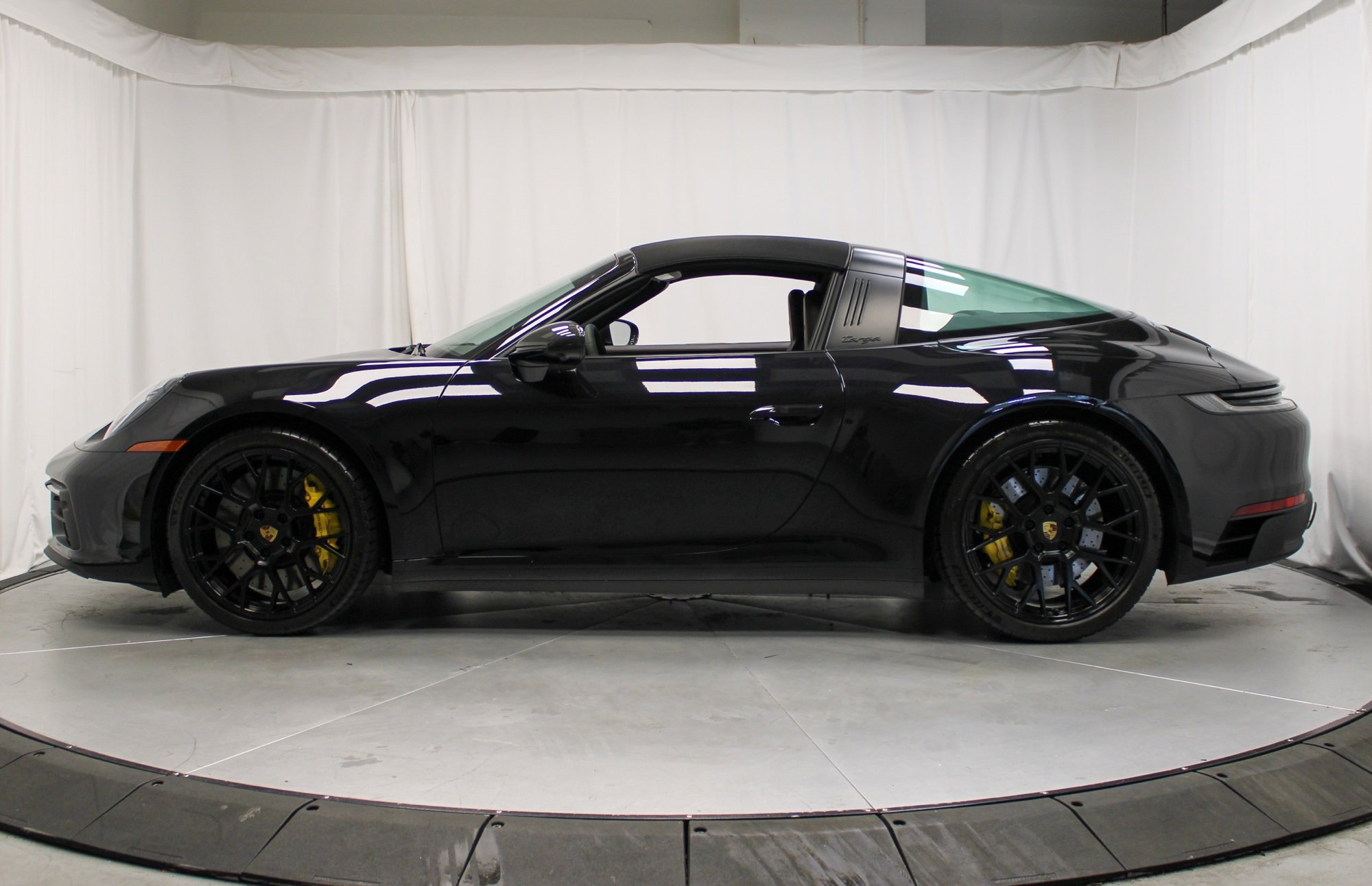 Certified 2023 Porsche 911 Targa 4 GTS image 2