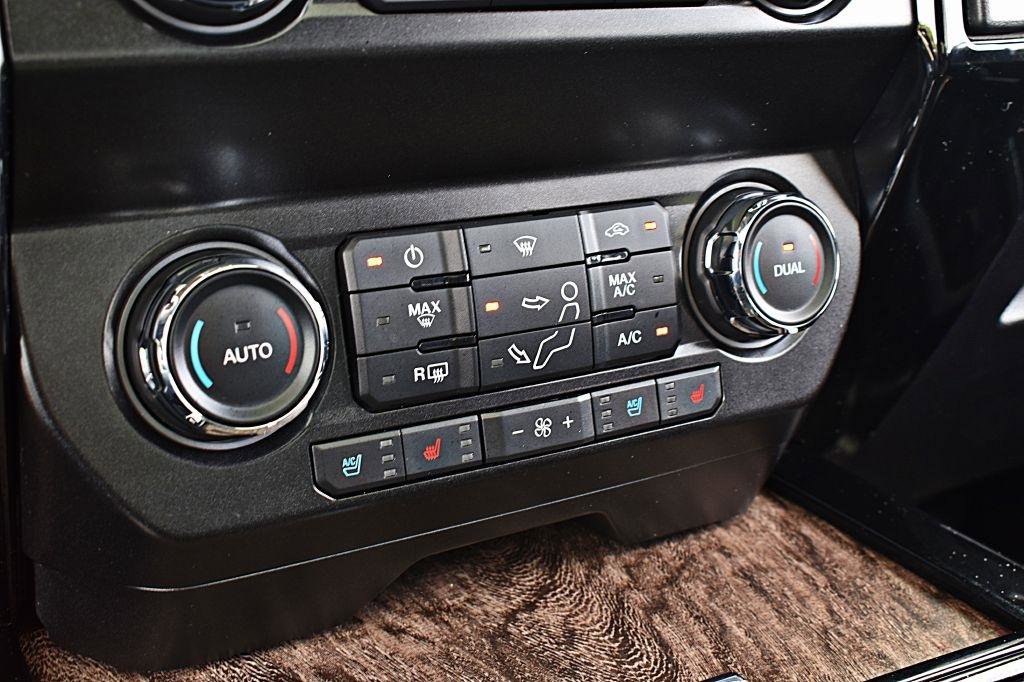 Used 2019 Ford F250 Lariat w/ Lariat Ultimate Package AWD/4WD image 37