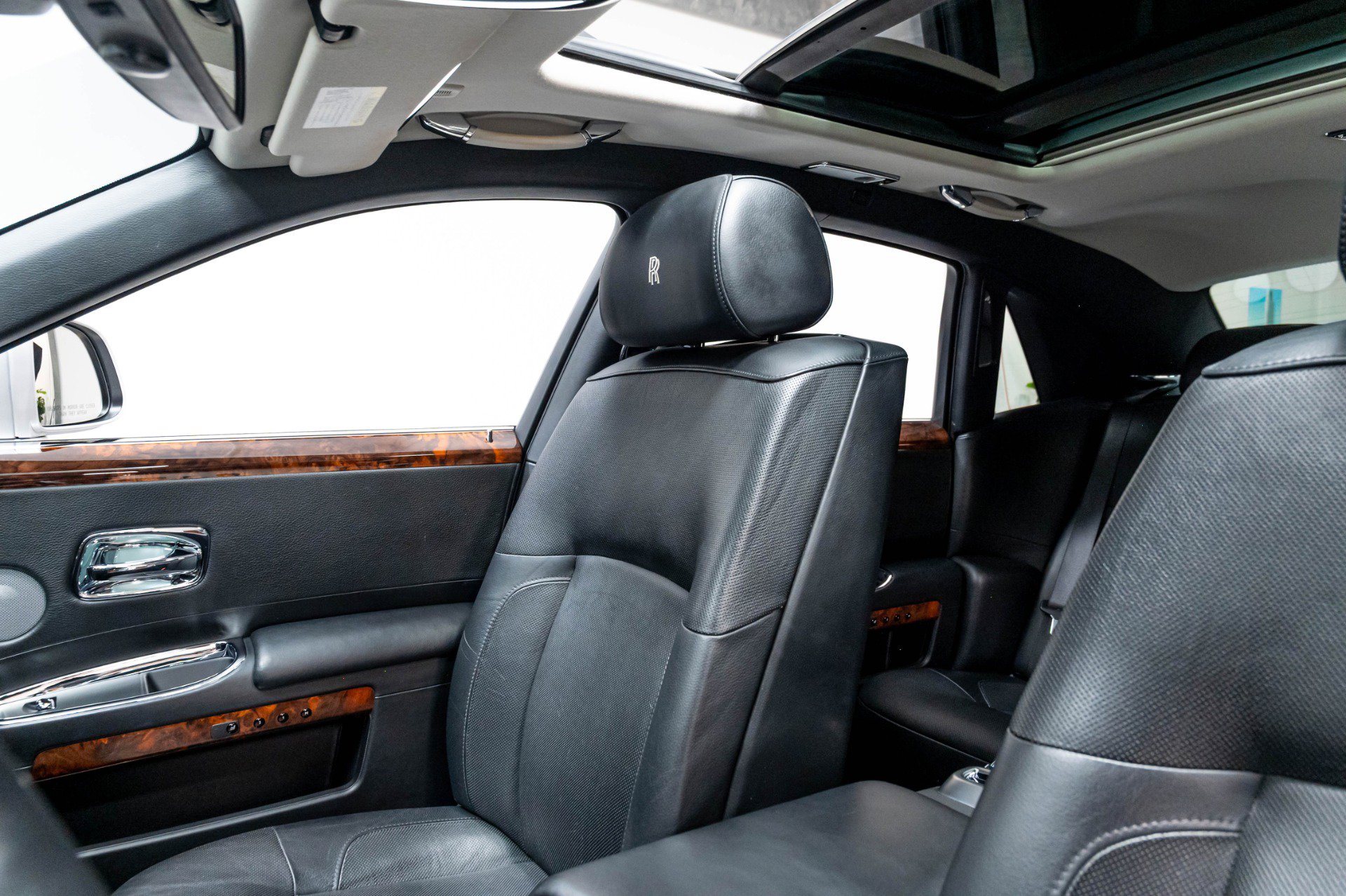 Used 2012 Rolls-Royce Ghost RWD image 16