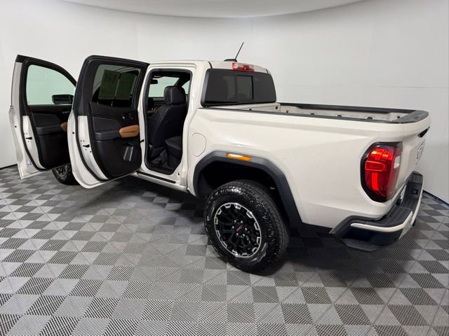Used 2026 GMC Canyon AT4 image 5