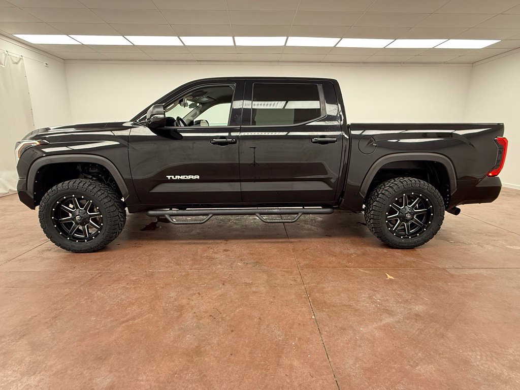 Used 2022 Toyota Tundra SR5 w/ SR5 Premium Package RWD image 2