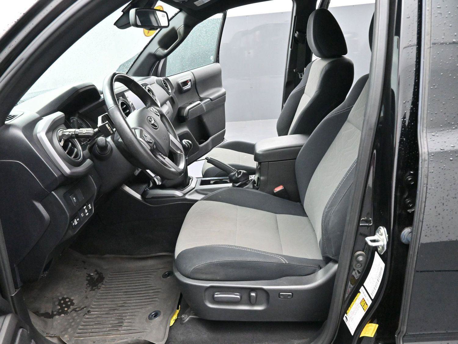 Used 2021 Toyota Tacoma TRD Off-Road image 14