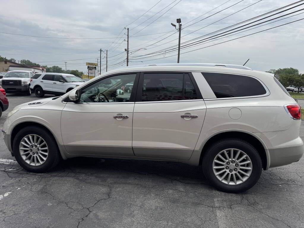 Used 2011 Buick Enclave CXL FWD image 3