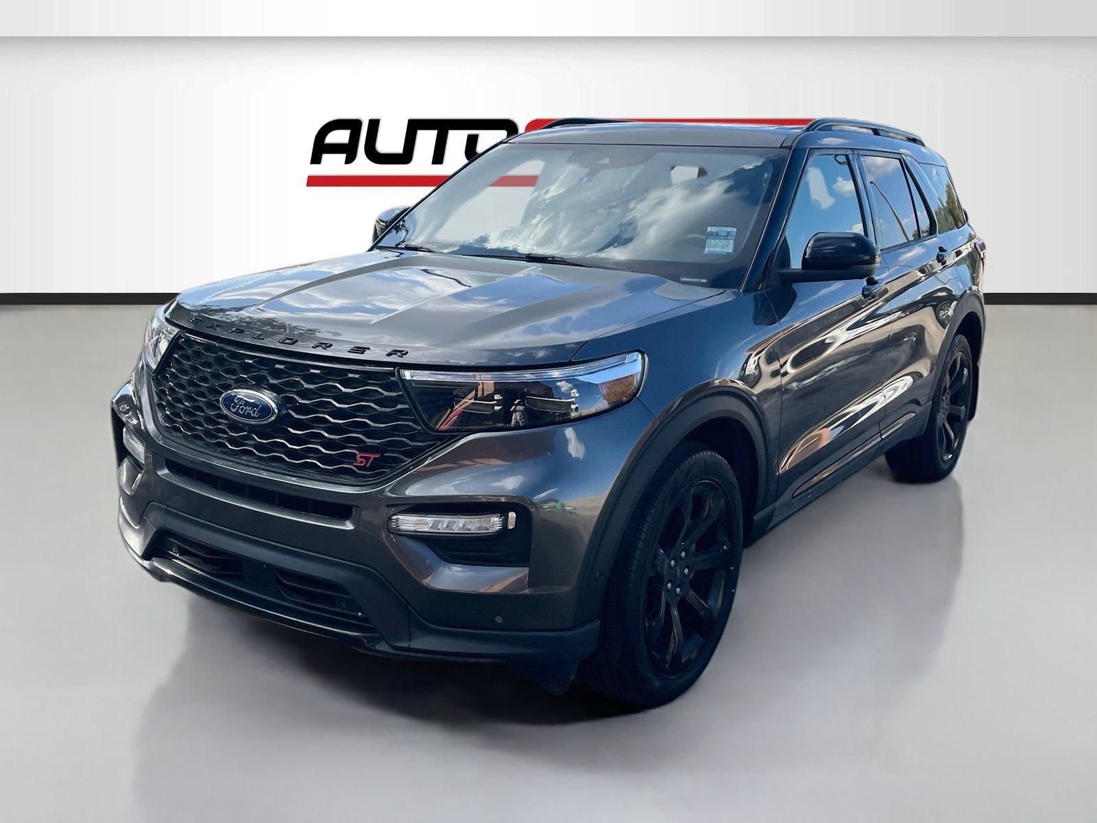 Used 2020 Ford Explorer ST w/ Premium Technology Package AWD/4WD image 3