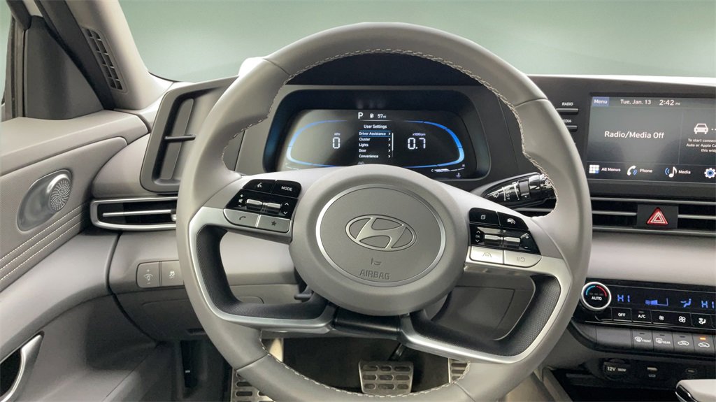 Certified 2025 Hyundai Elantra Sport image 14