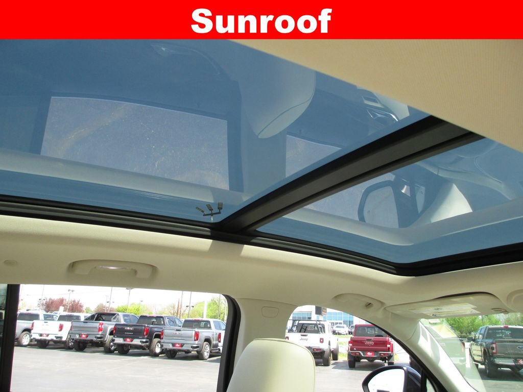 Used 2021 Buick Envision Avenir w/ Technology Package II image 16