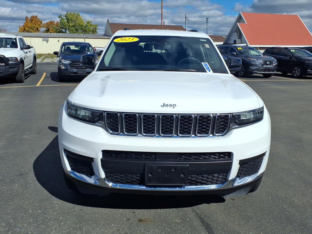 Used 2023 Jeep Grand Cherokee L Laredo w/ Luxury Tech Group I image 2