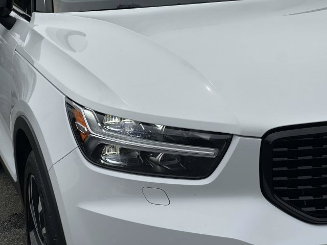 Used 2019 Volvo XC40 T5 R-Design AWD/4WD image 10