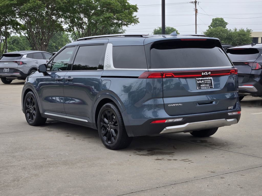 Used 2024 Kia Carnival SX Prestige image 3