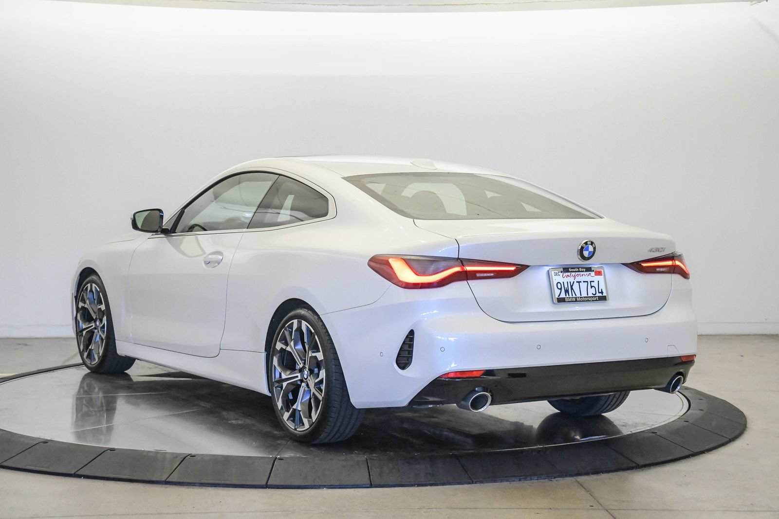 Used 2026 BMW 430i Coupe w/ Parking Assistance Package RWD image 2