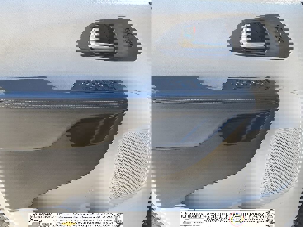 Used 2020 Chrysler Pacifica Limited image 23