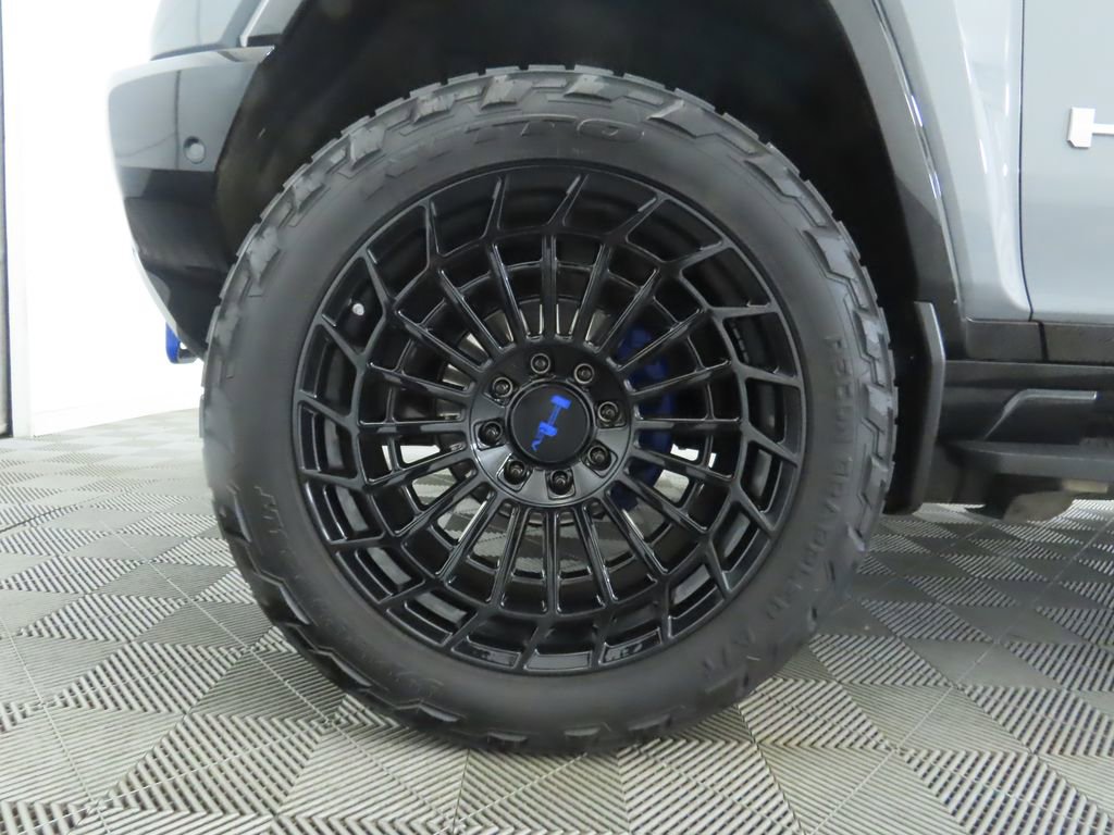 Used 2024 GMC Hummer EV 3X w/ LPO, Illumination Package image 30