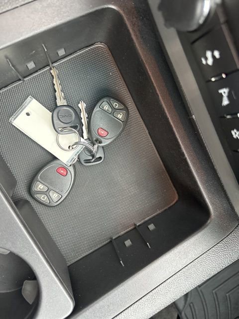 Used 2012 GMC Sierra 2500 SLT w/ SLT Convenience Package image 32