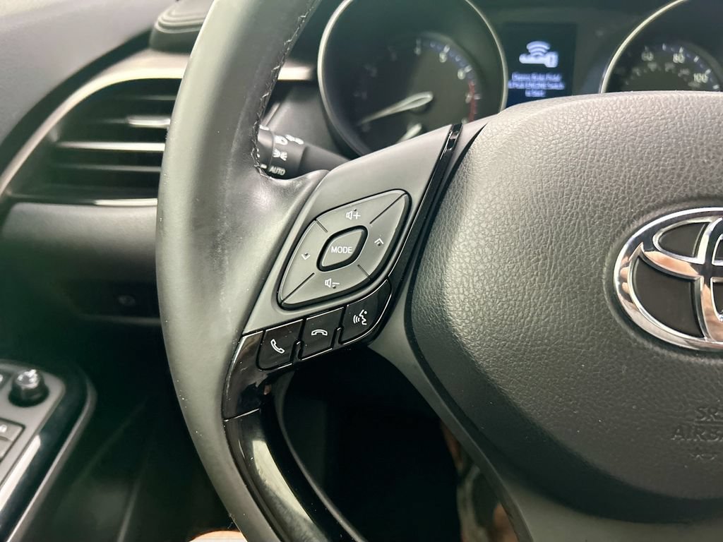 Used 2019 Toyota C-HR XLE FWD image 11