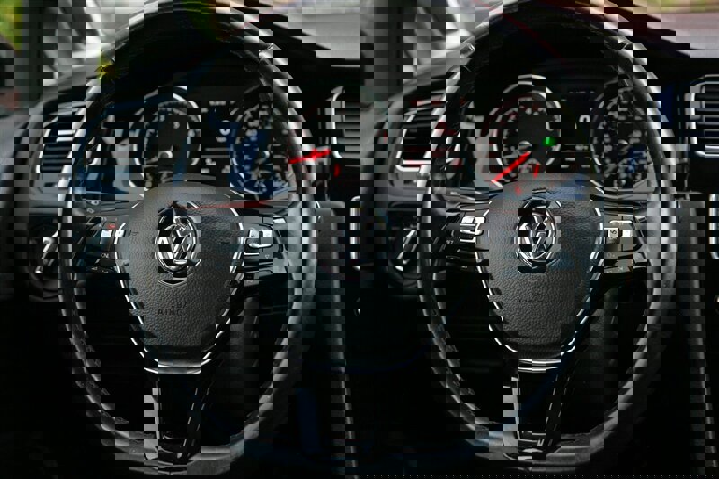 Used 2015 Volkswagen Golf SEL FWD image 21