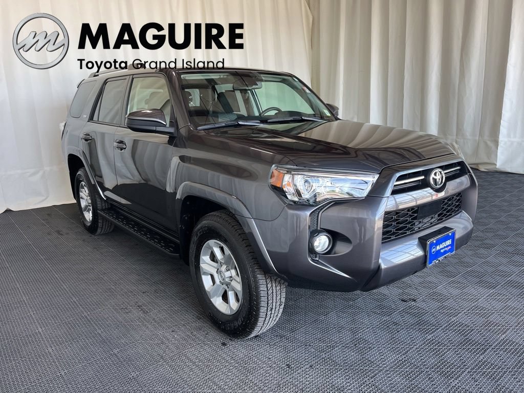 Used 2020 Toyota 4Runner SR5 AWD/4WD image 32