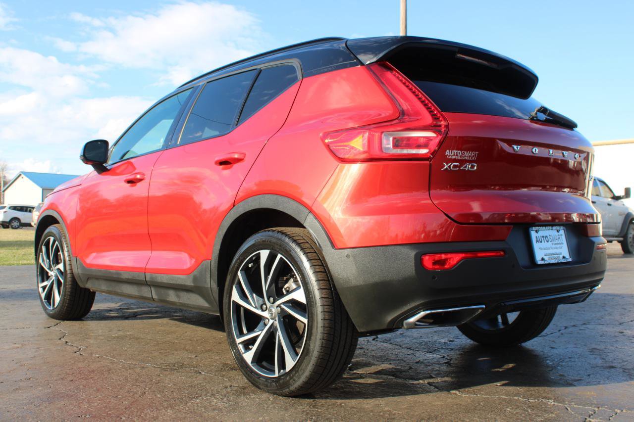 Used 2019 Volvo XC40 T5 R-Design image 11