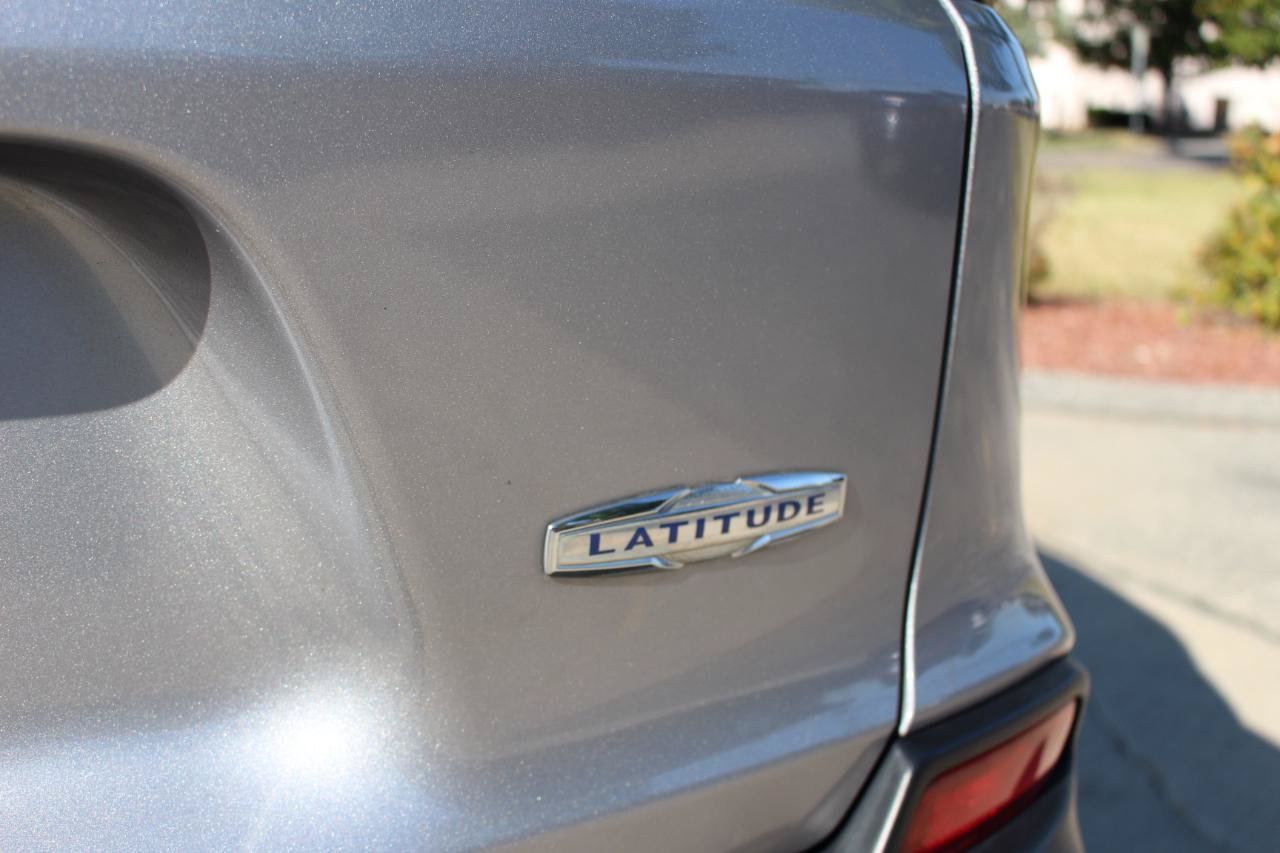 Used 2020 Jeep Cherokee Latitude FWD image 42