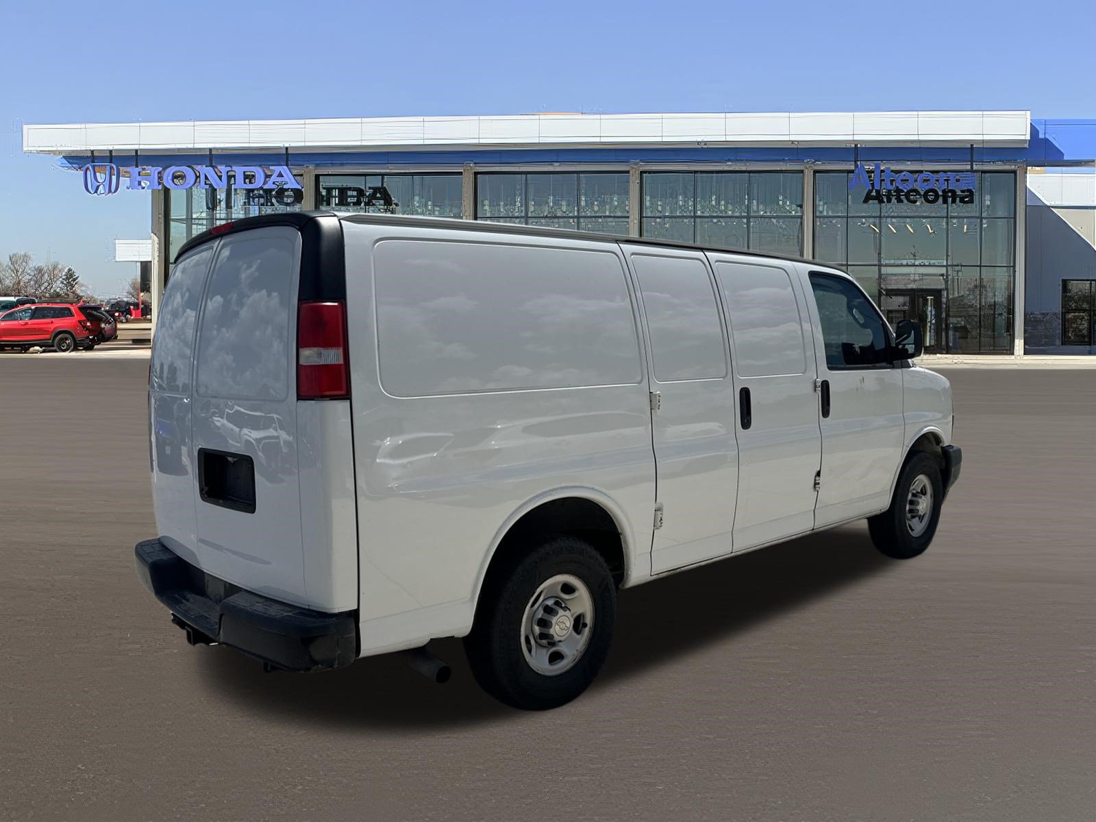 Used 2019 Chevrolet Express 3500 w/ Driver Convenience Package RWD image 4